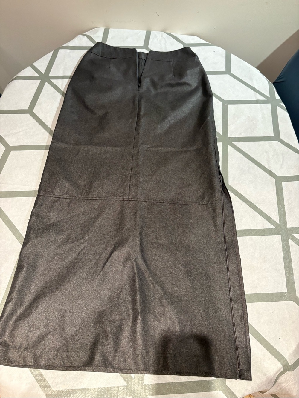 3/15$ Women's Black Straight Midi Skirt - Picture 1 of 4
